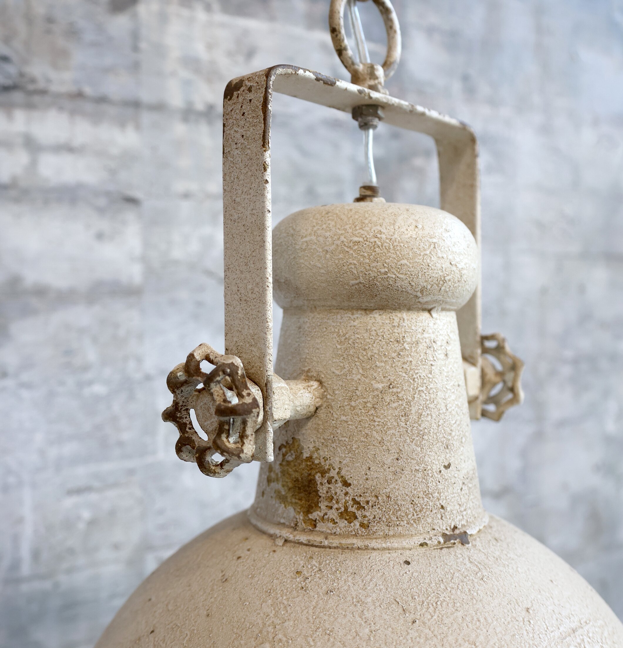 Taklampa Factory Antik Creme XL från Chic Antique i metall