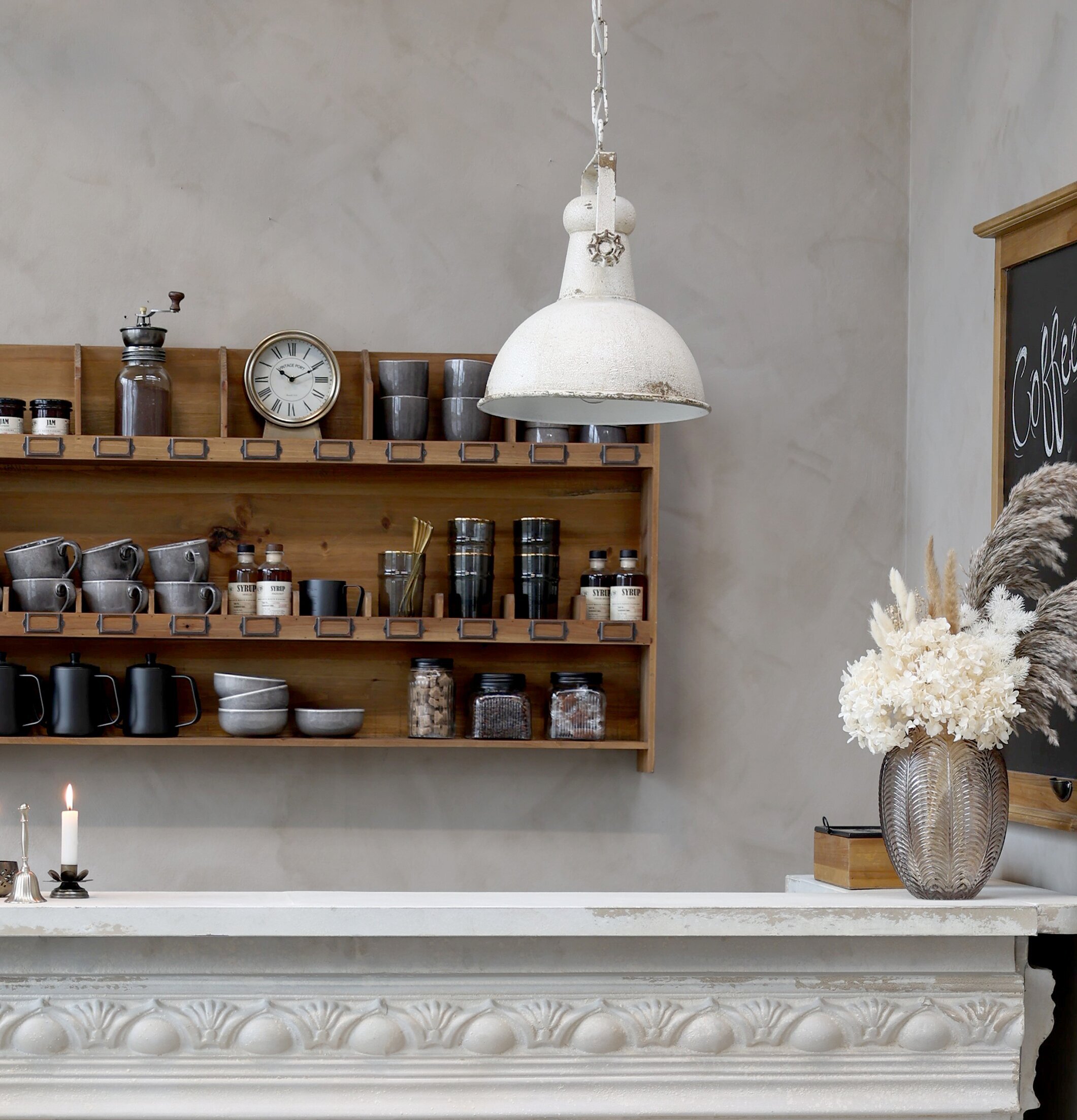 Taklampa Factory Antik Creme XL från Chic Antique i kök