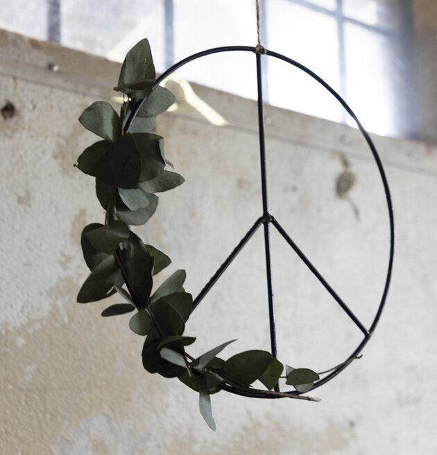 Peace Symbol Smide från Different Design med gröna blad