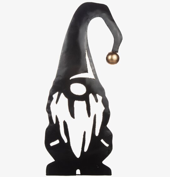 Tomte Hamrad Plåt från Different Design med rustik charm