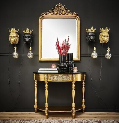 Vägglampa Kong Guld från Werner Voss i elegant inomhusmiljö