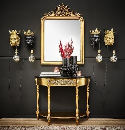 Vägglampa Kong Guld från Werner Voss i elegant inomhusmiljö