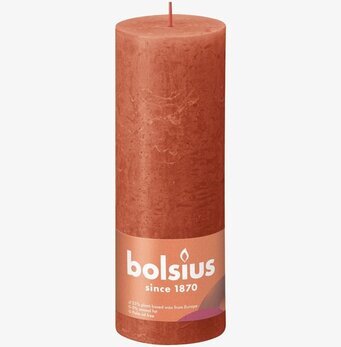 Blockljus 19cm Earthy Orange från Bolsius på ett bord