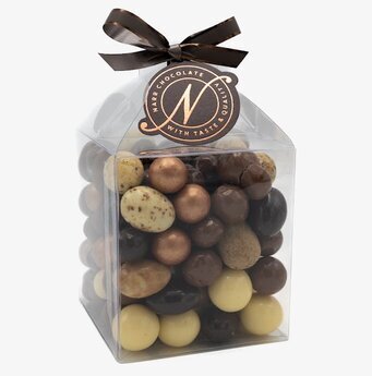 Bild av elegant förpackning med lyxiga chokladpraliner