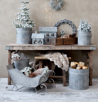 Kruka Oval Antik Zink från Chic Antique i rustik miljö