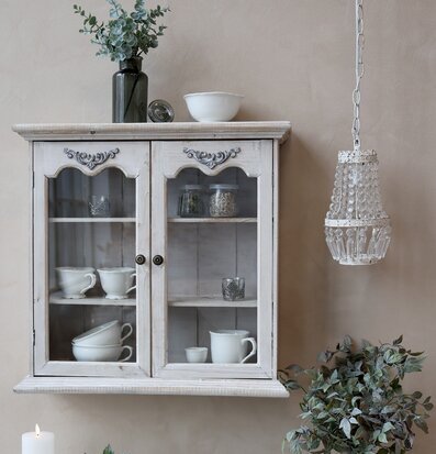 Lampa Ljuskrona Antikvit från Chic Antique i rustik miljö