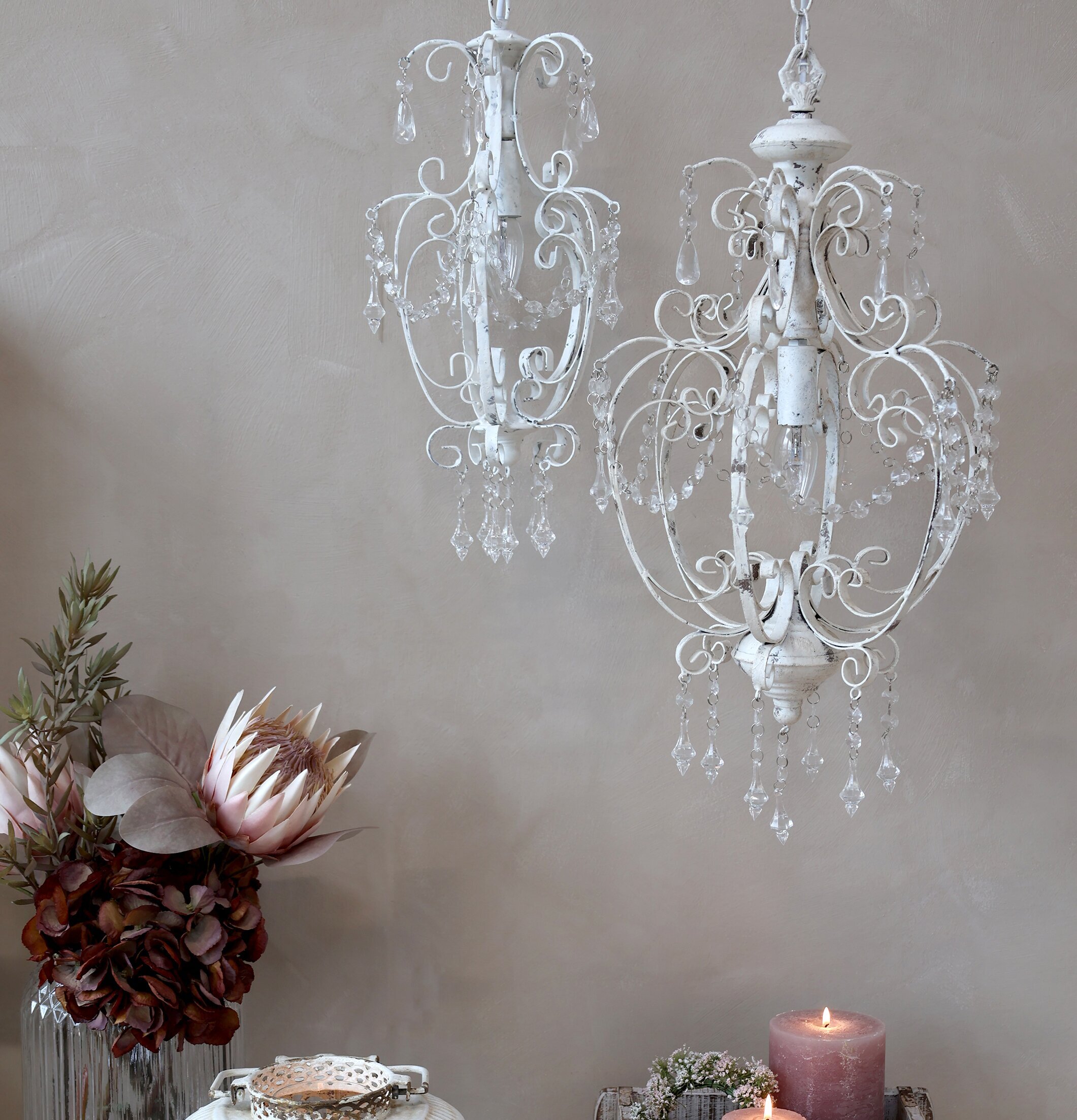 Taklampa Ljuskrona Antikvit från Chic Antique i lantlig stil