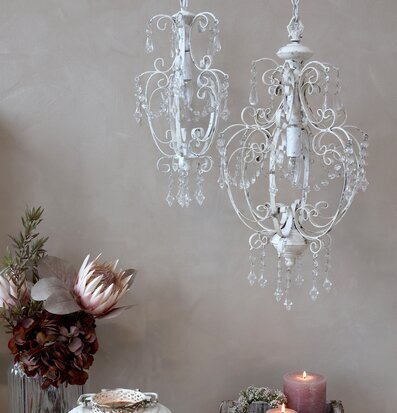 Taklampa Ljuskrona Antikvit från Chic Antique i lantlig stil