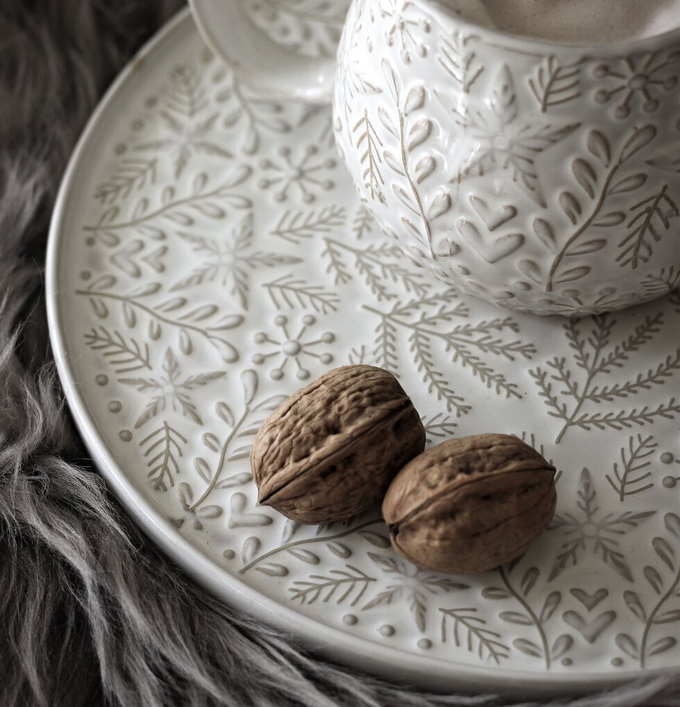 Tallrik Winter Heart - Majas Cottage, vit med vintermotiv