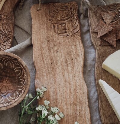 Skärbräda Fleur Mellan från Majas Cottage med blommotiv