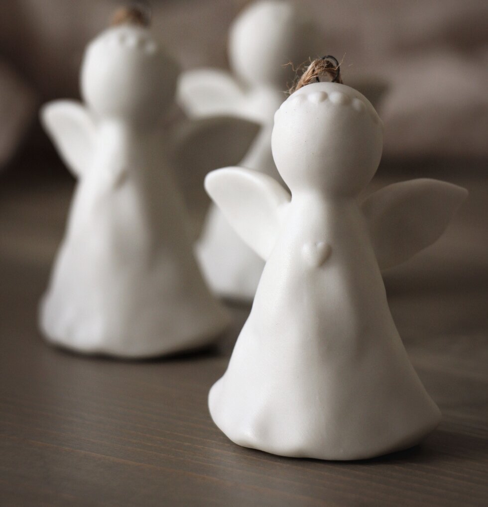 Skyddsängel Hängande Keramik från Majas Cottage i fokus