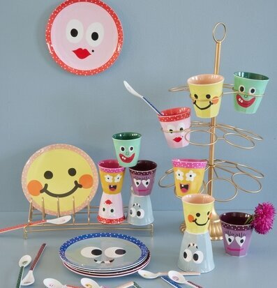 Bild av färgglada och lekfulla inredningsdetaljer