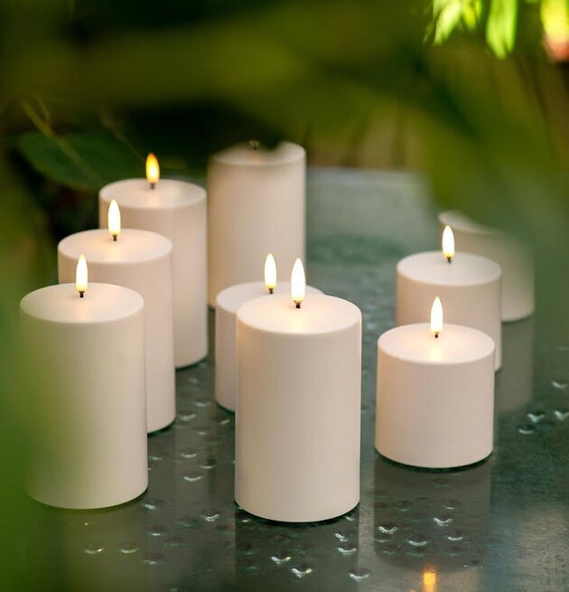 UYUNI Outdoor LED Blockljus 10.6Cm från Uyuni på ett bord