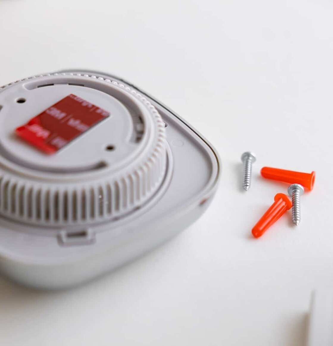Brandvarnare Vit Jalo från Eldstickan med installationskit