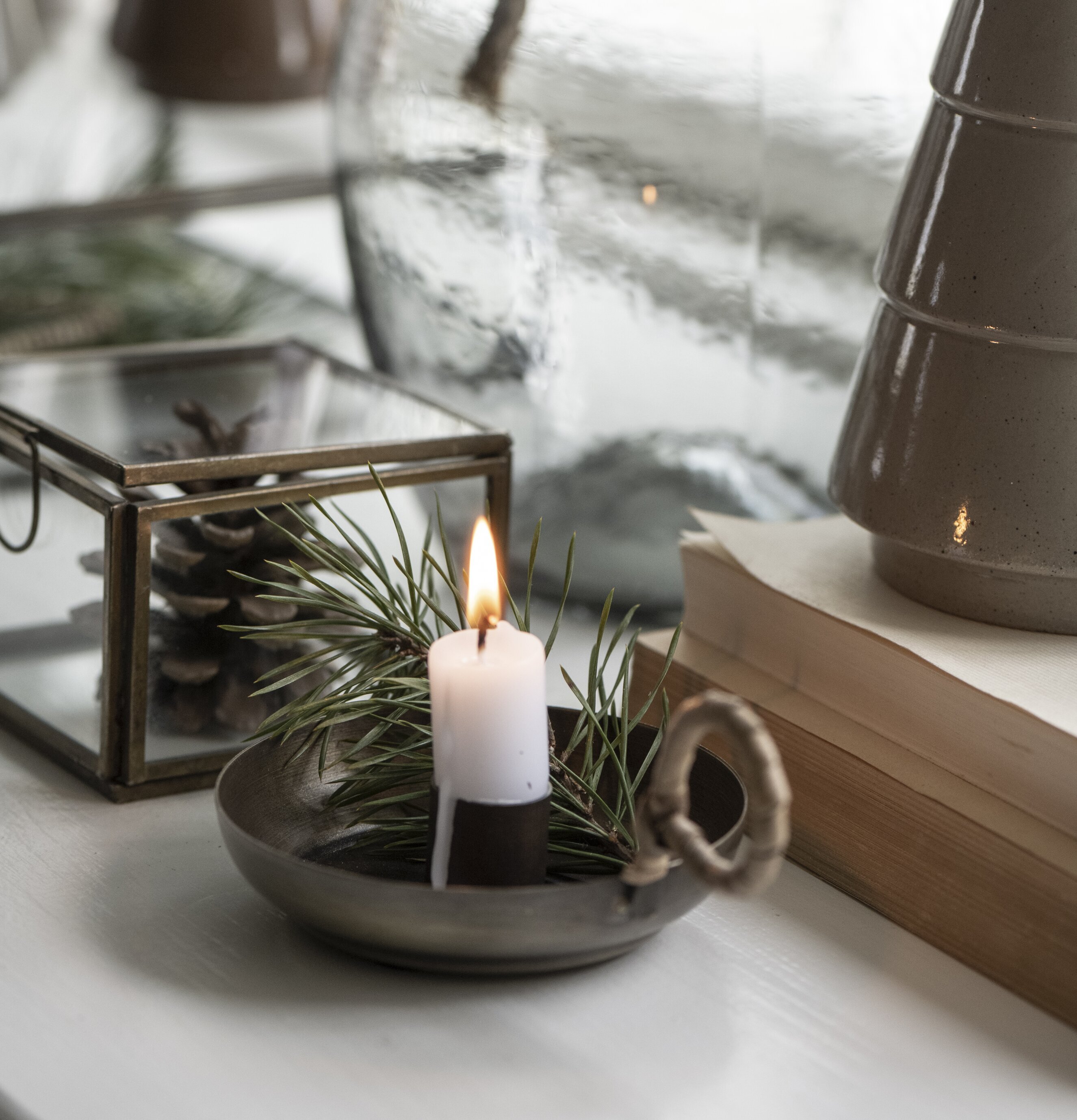 Ljusstake Med Handtag från IB Laursen med rustik design