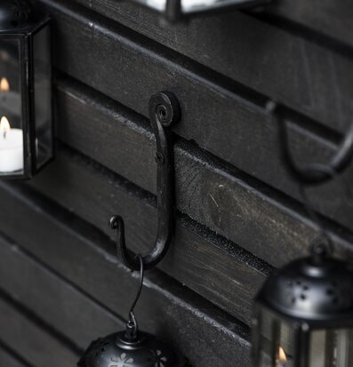 Krok Smide Cirkel från IB Laursen på rustik väggpanel