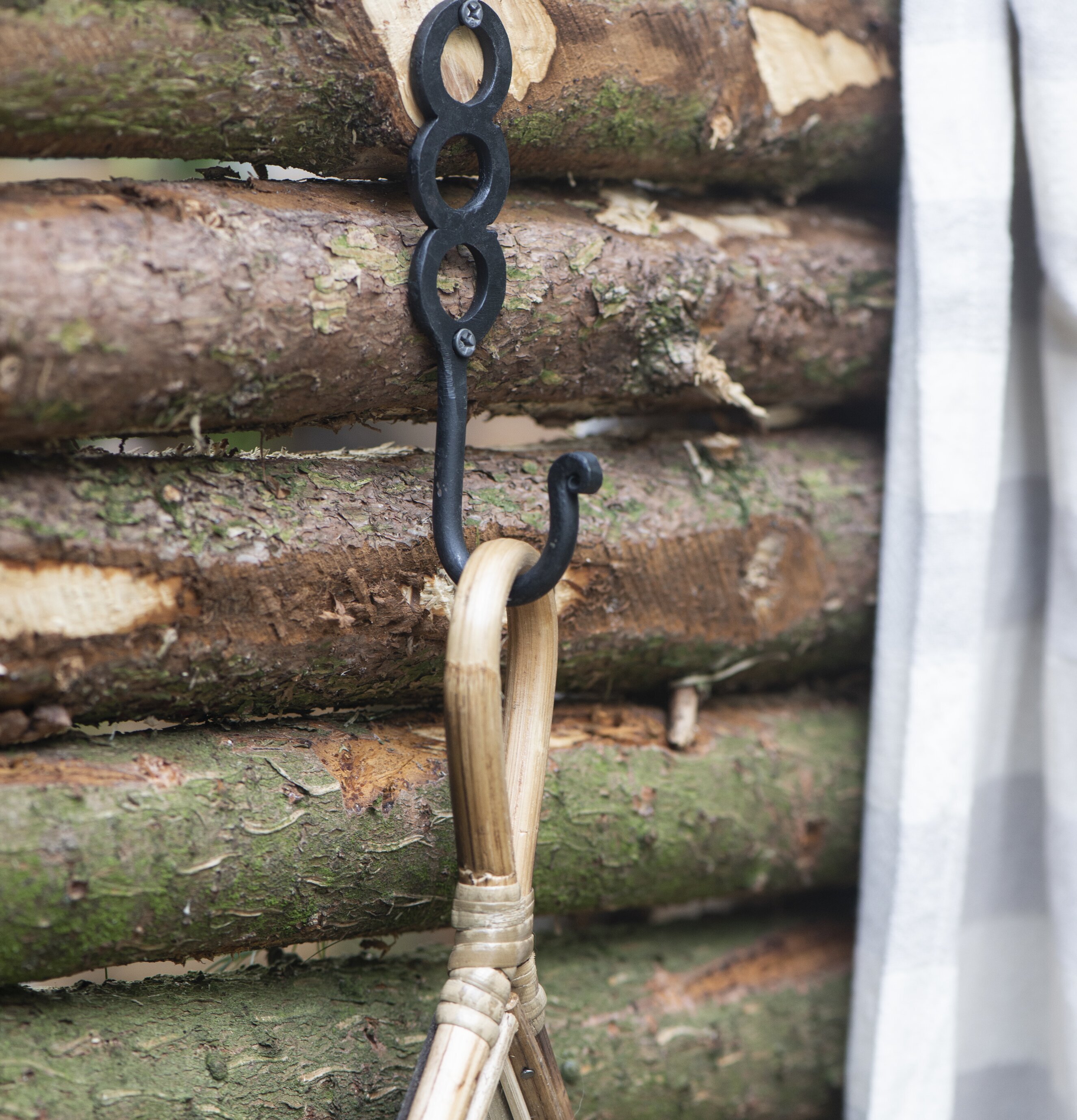 Krok Smide Odense #1 från IB Laursen mot träbakgrund