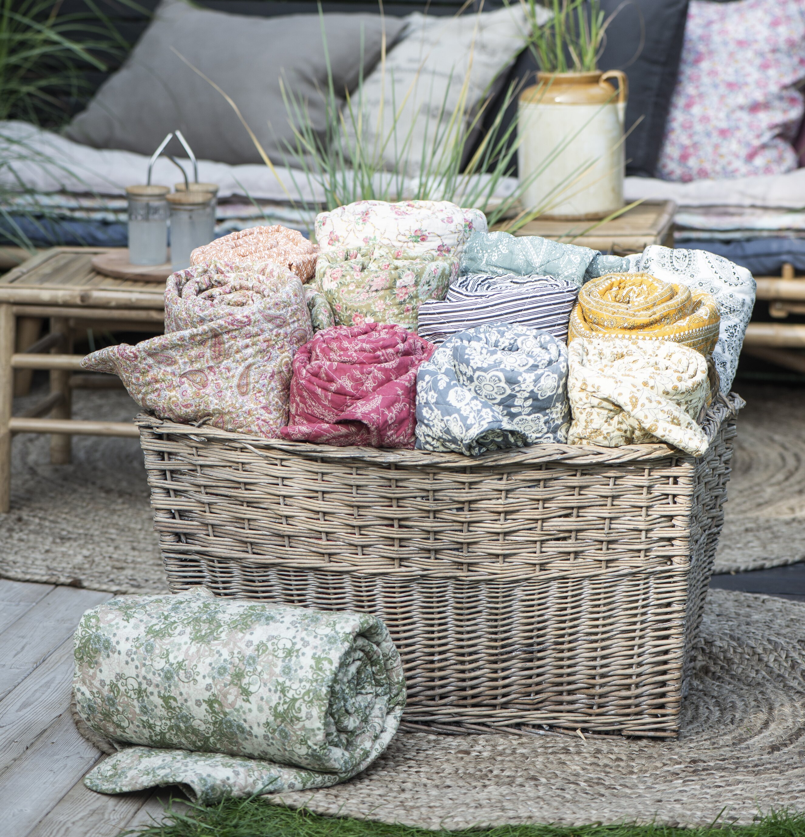 Täcke Grön Paisley Flower från IB Laursen i elegant miljö