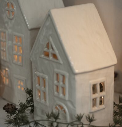 Bild av keramiklyktor som skapar hemtrevlig atmosfär