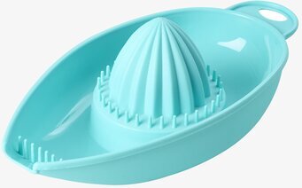 Citruspress från Rice i ljusblå plast med praktisk design