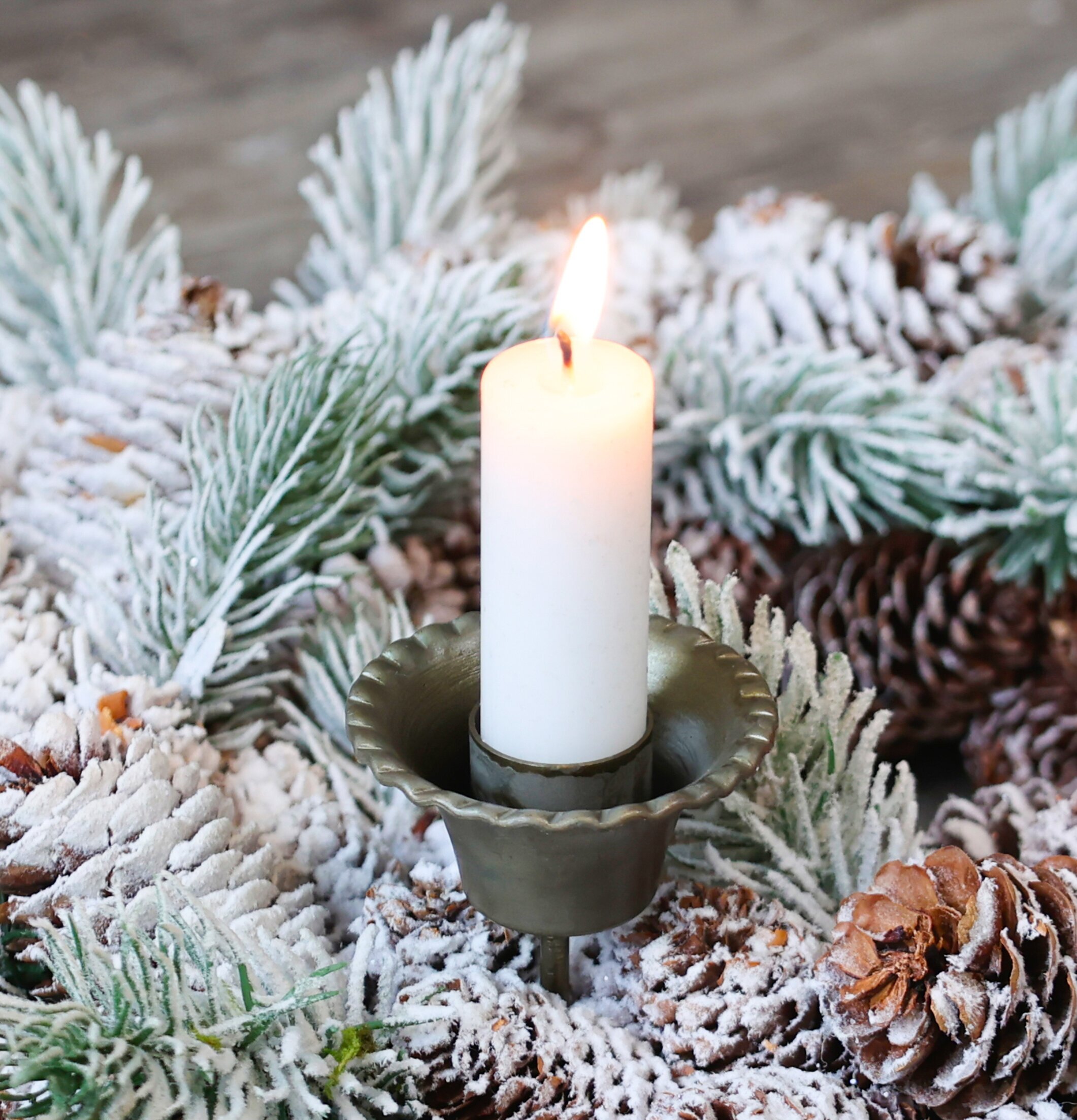 Ljushållare Spjut Antik Mässing från Chic Antique i julkrans