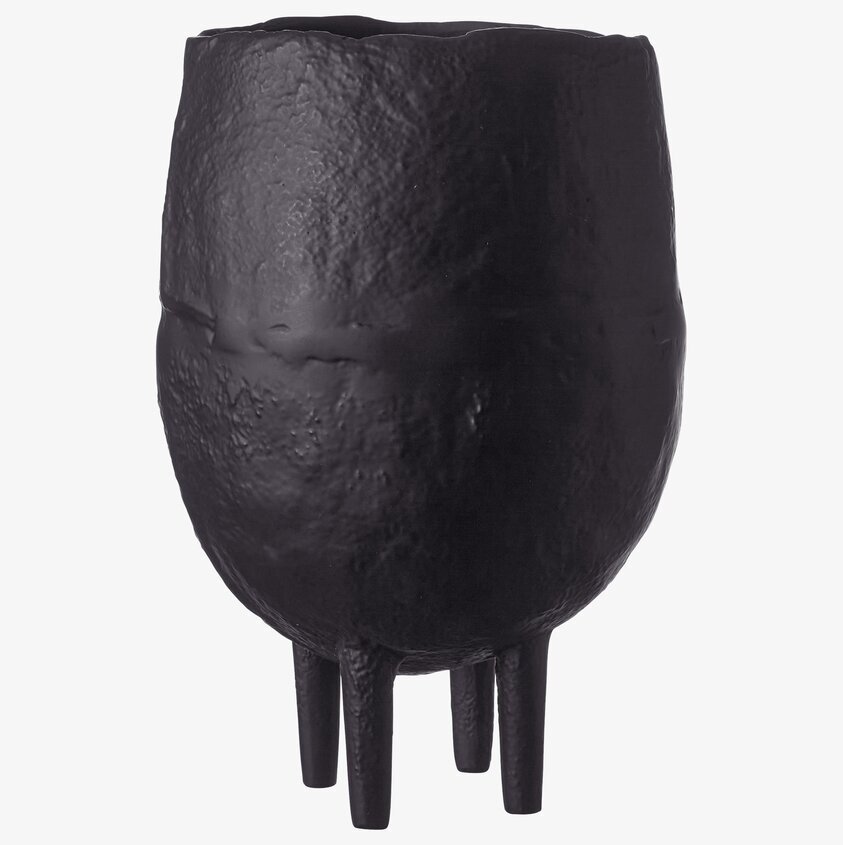 Naira Kruka Matt Svart från Wikholm Form med tre ben