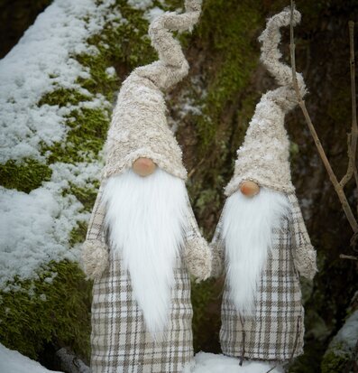 Harald Tomte Stående Stor från Wikholm Form i vintersnö