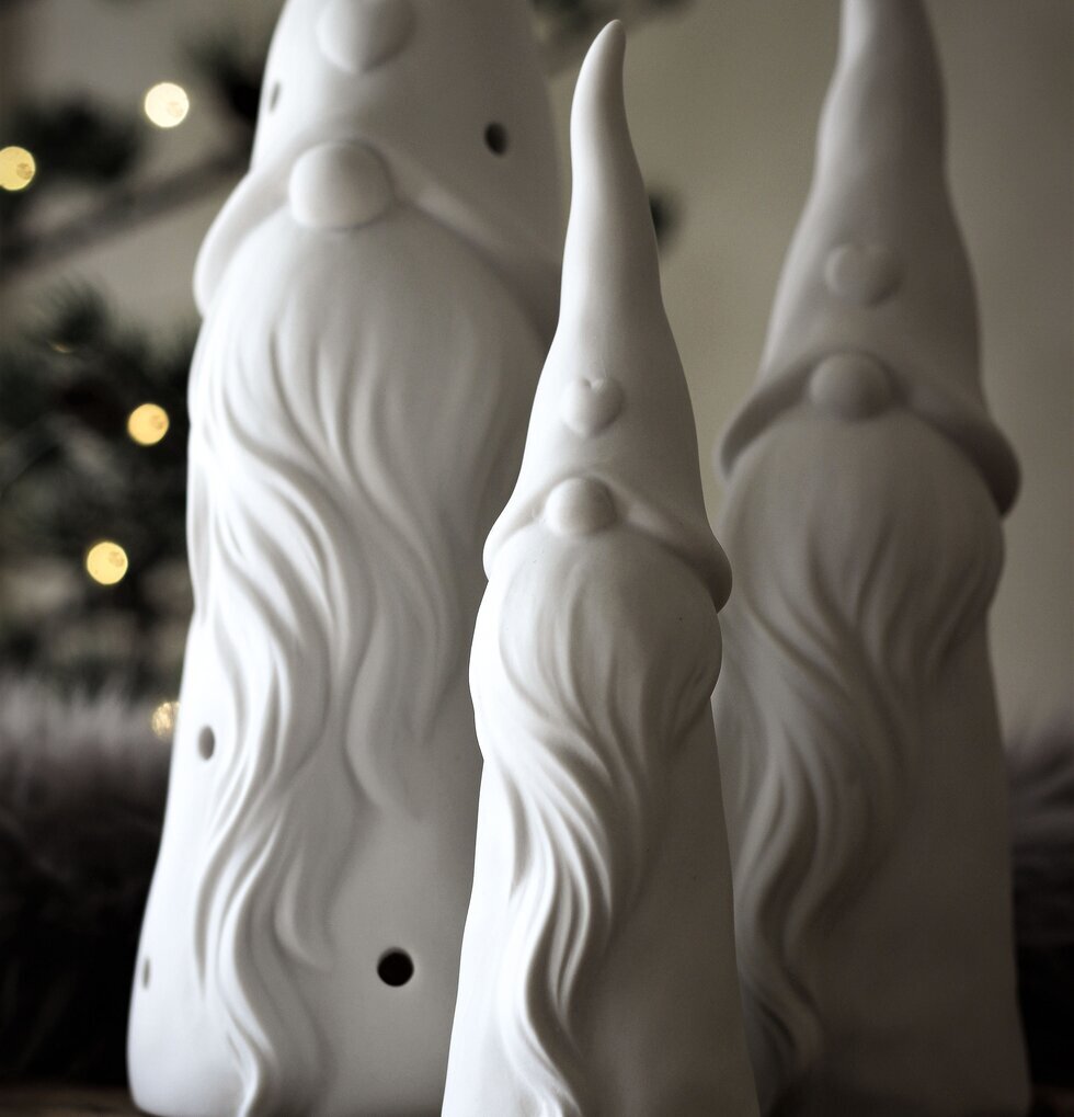 Stående Tomte Heartly Liten - Majas Cottage, vit keramik