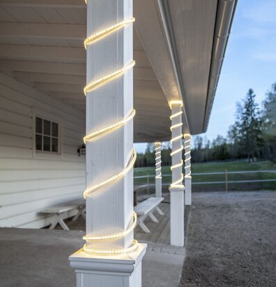 Ljusslang FlatSMDLED Varmvit 10 meter från Star Trading runt pelare