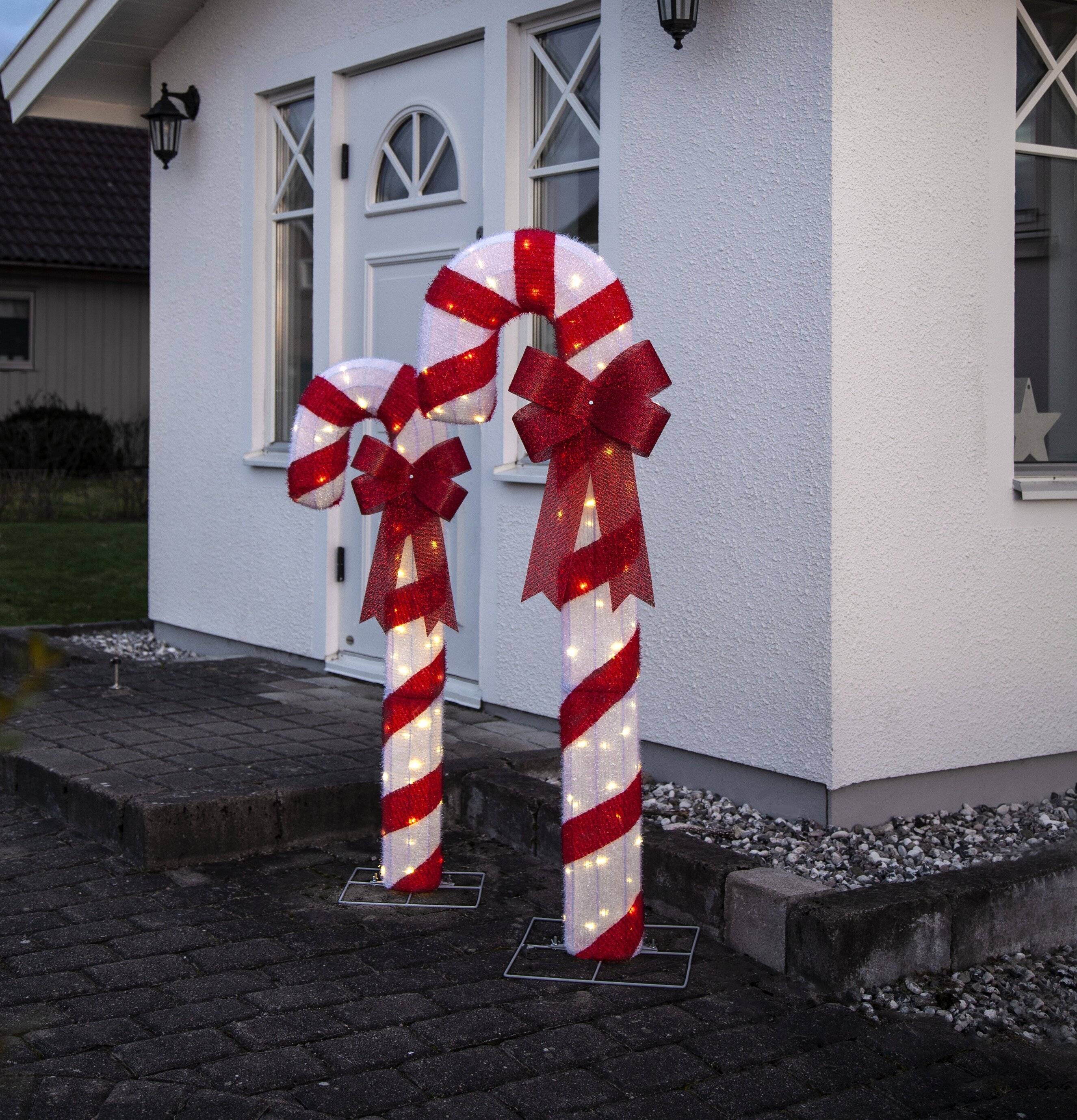 Utomhusdekoration CandyCane XL från Star Trading i trädgård