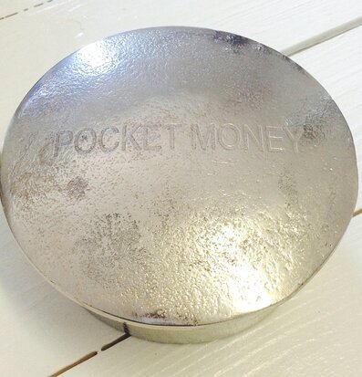 Box Pocket Money från THG, rund metallisk förvaringsbehållare