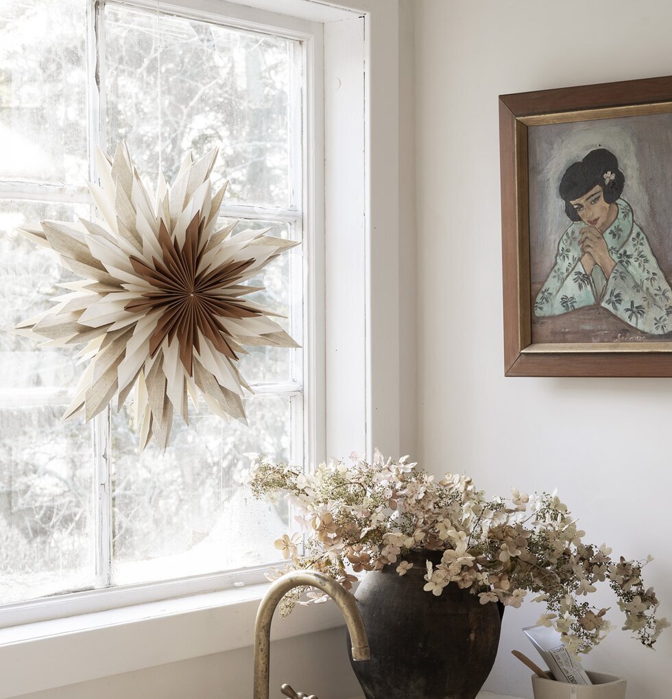 Julstjärna Marta 44 Brun från Watt och Veke i fönster