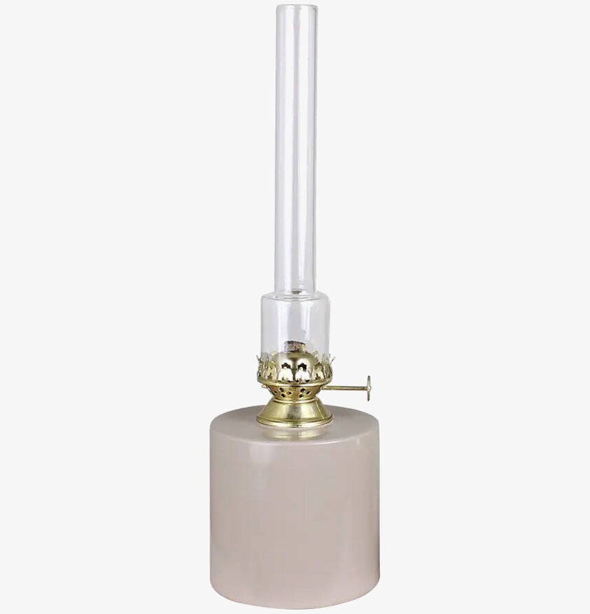 Fotogenlampa Rak Beige Stor från Strömshaga på rustikt bord