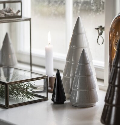 Gran Creme Stor från IB Laursen på vit fönsterbänk