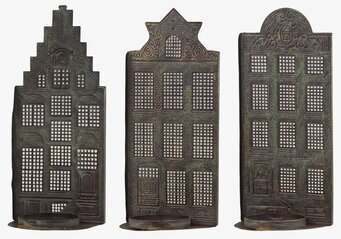 Ljushållare Husfasad Antik Mässing från Chic Antique