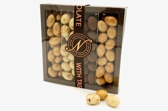 Foto av lyxig chokladförpackning med fyra smaker