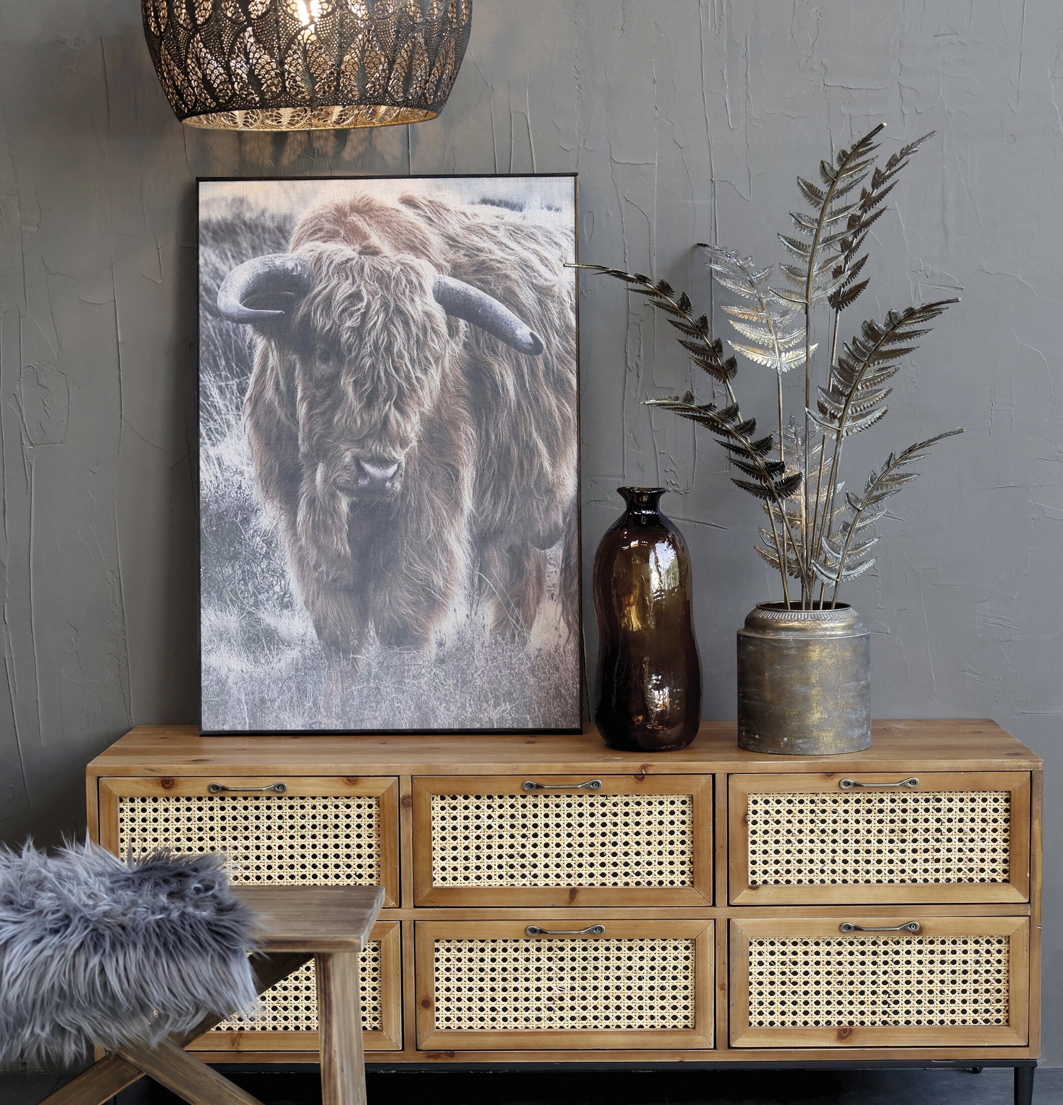 Växt I Kruka Antik mässing från Chic Antique i rustik miljö