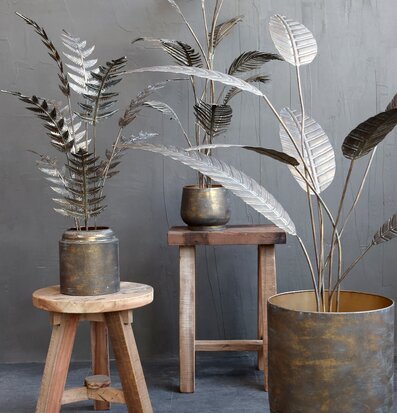 Växt I Kruka Antik mässing från Chic Antique på trämöbel