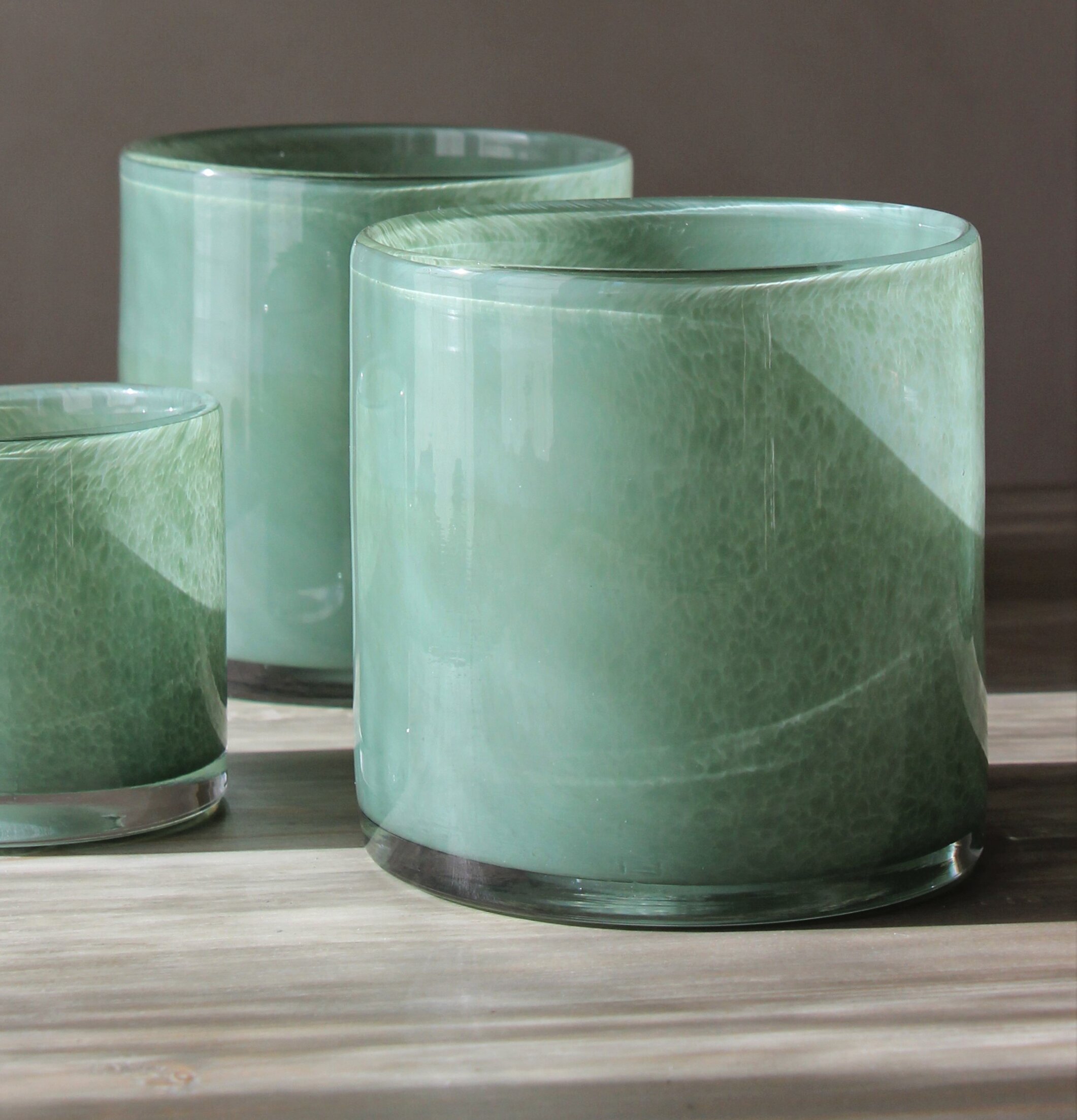 Bild av harmoniska ljuslyktor i naturlig miljö