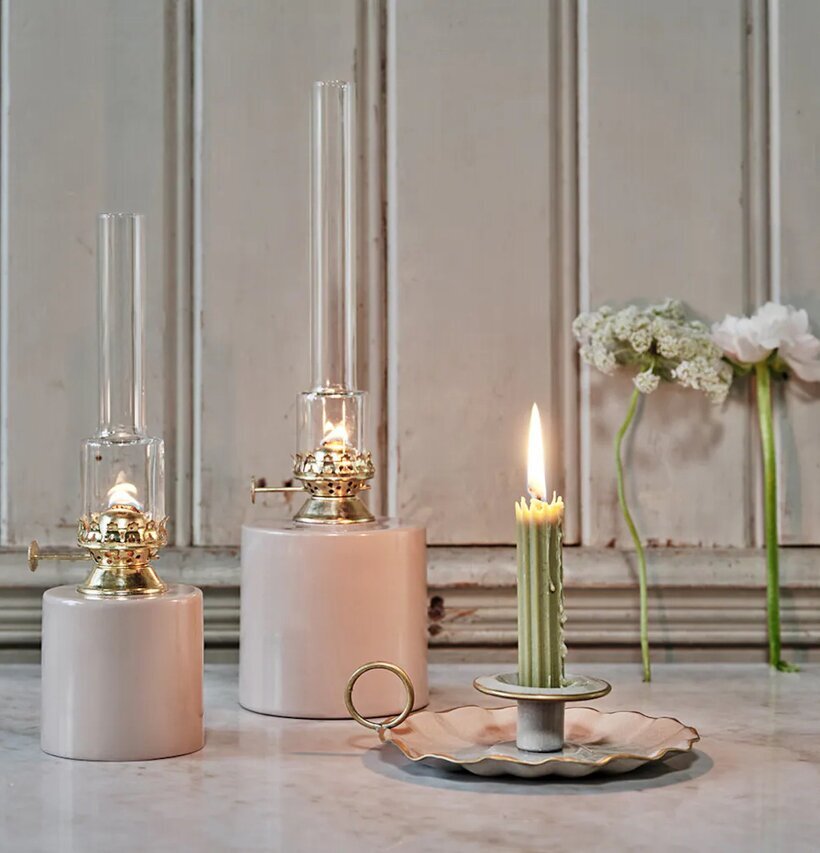 Fotogenlampa Rak Beige Liten från Strömshaga i heminredning