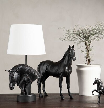 Lampa Häst Sto Föl Brun från A Lot Decoration på bord