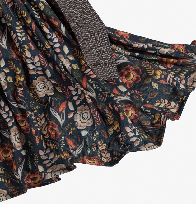 Bordslampa Argiro från Skitso med blommig mönstrad skärm