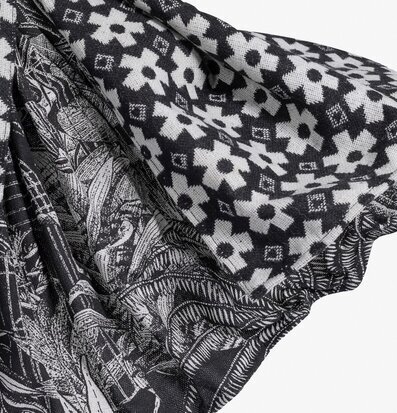 Bordslampa Venus från Skitso med svartvitt blommönster