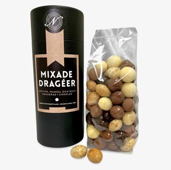 Bild av elegant förpackning med mixade chokladdragéer