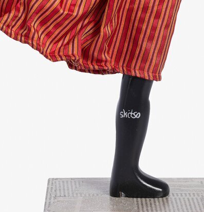 Bordslampa Fredy från Skitso med färgglad och unik design