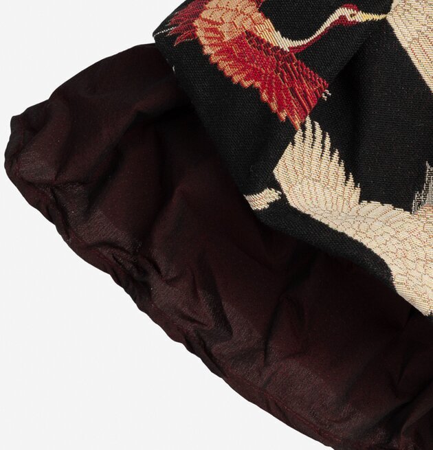 Bordslampa Kumiko från Skitso med japanskt tranmönster