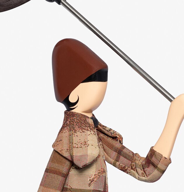 Bordslampa Pipina från Skitso i rutig kappa och brun hatt