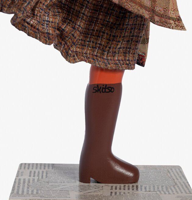 Bordslampa Pipina från Skitso, detalj av ben och klädsel