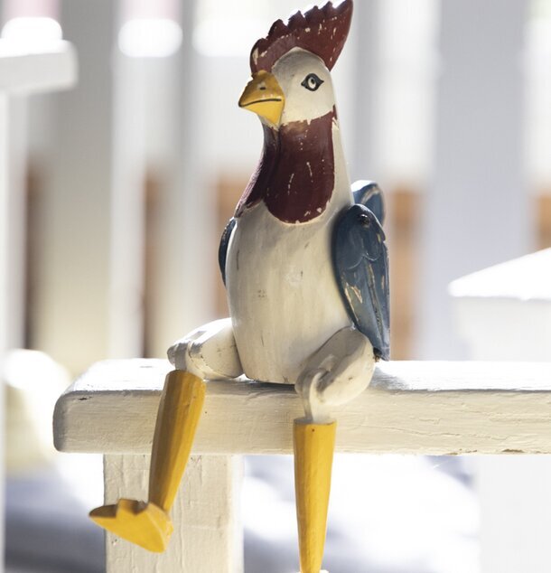 Tupp Ledad Trä 30 cm från Different Design på vit trälist