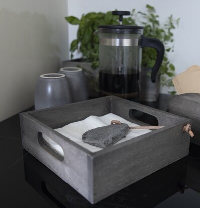 Trälåda Servett Med Sten från Different Design i köksmiljö